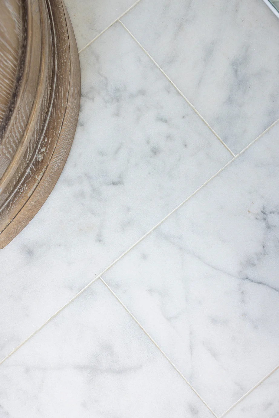 Carrara Bianco Honed Marble Tiles - Image 10