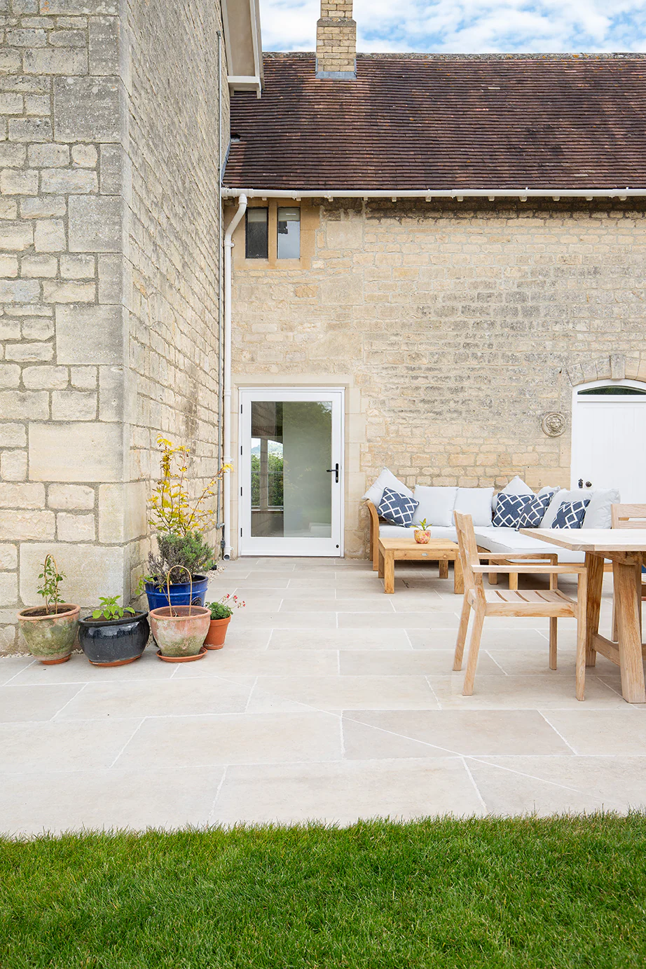 Chastleton Ivory Stone Effect Porcelain Paving - Image 3