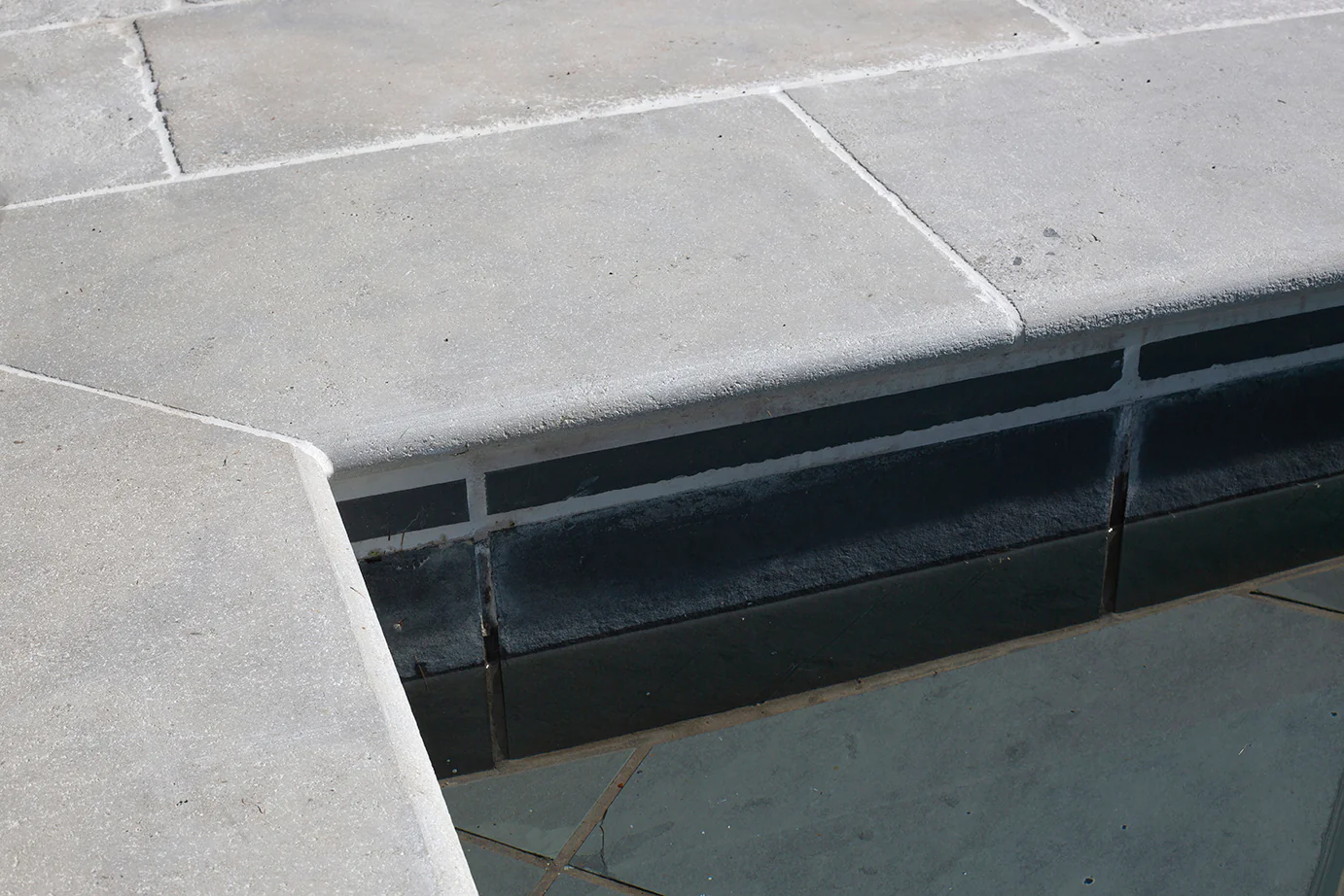 Clermont Gris® Aged Tumbled Limestone Pavers - Image 6