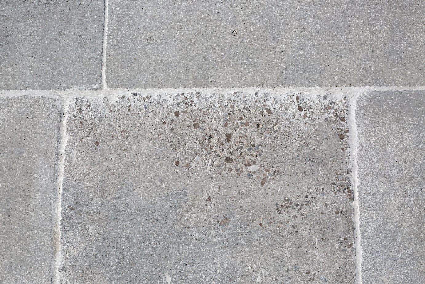 Clermont Gris® Aged Tumbled Limestone Tiles - Image 13