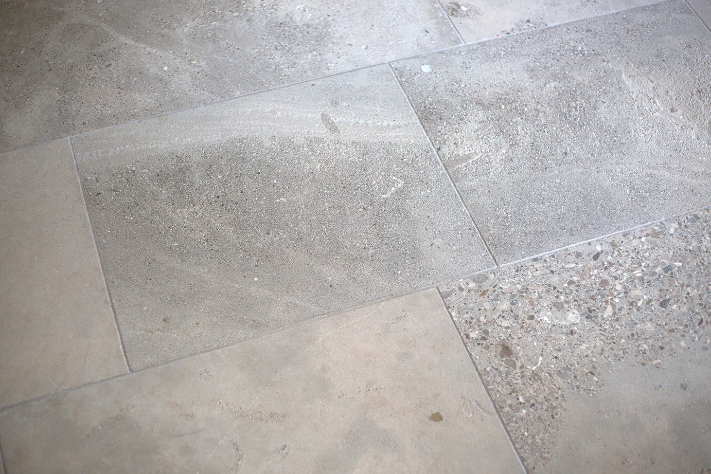 Clermont Gris® Brushed Limestone Tiles - Image 7