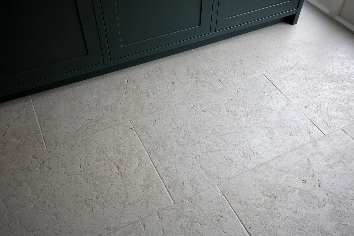 Clermont Gris® Brushed Limestone Tiles - Image 8