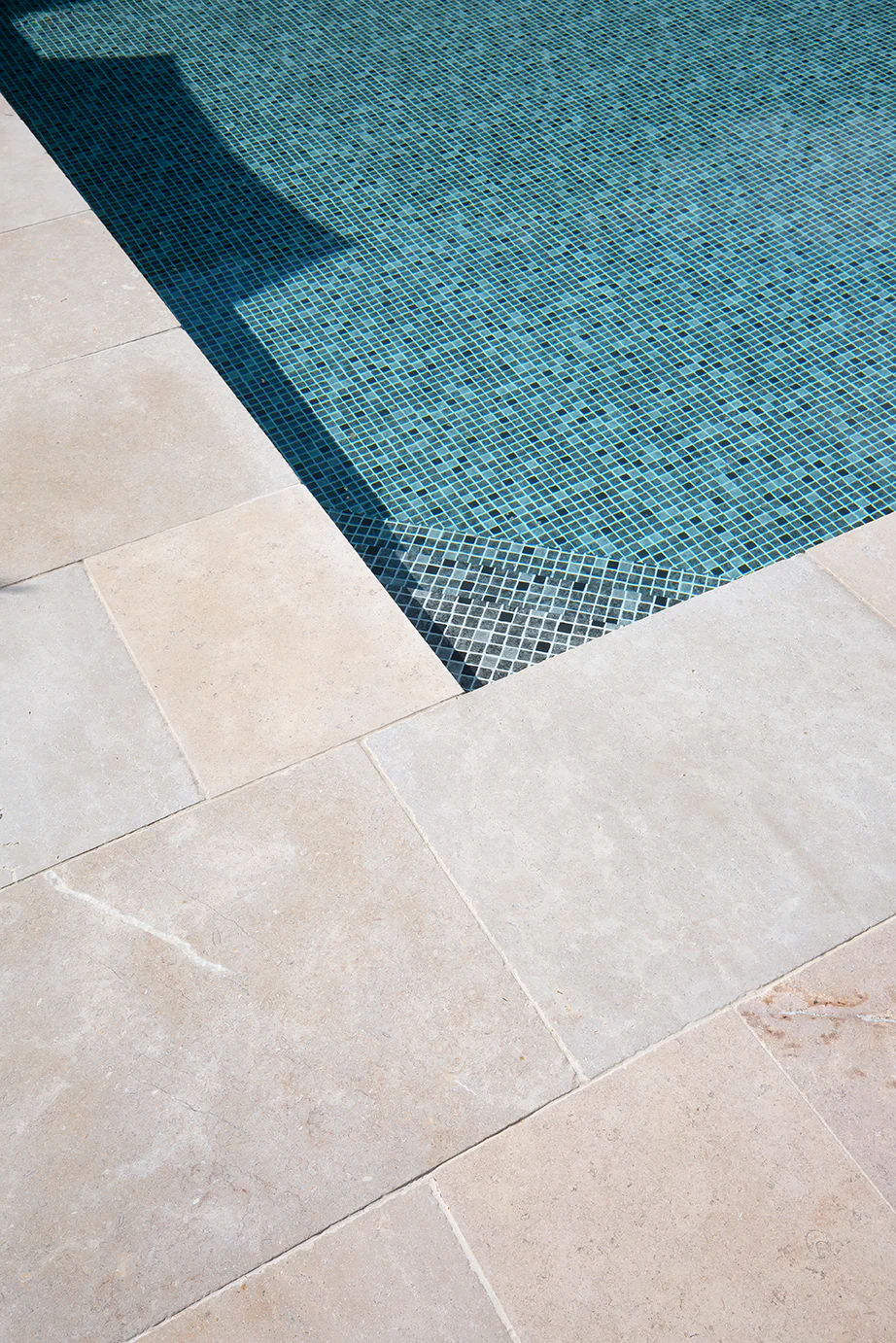 Dijon Blend Tumbled Limestone Pavers - Image 6
