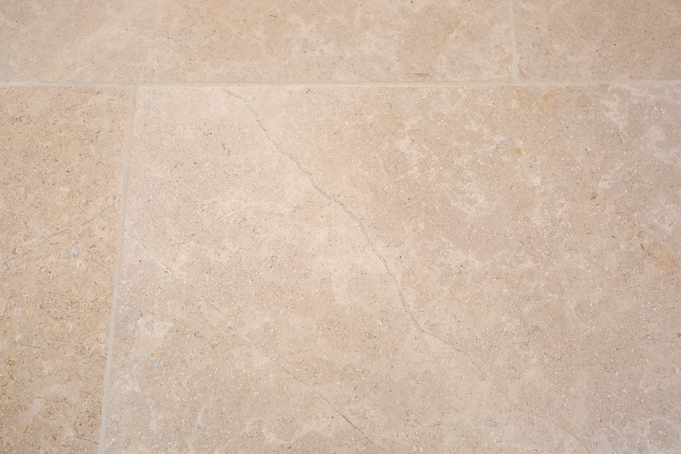 Dijon Blend Tumbled Limestone Pavers - Image 9