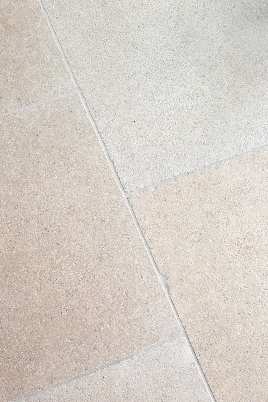 Dijon Seasoned Limestone Tiles - Image 9