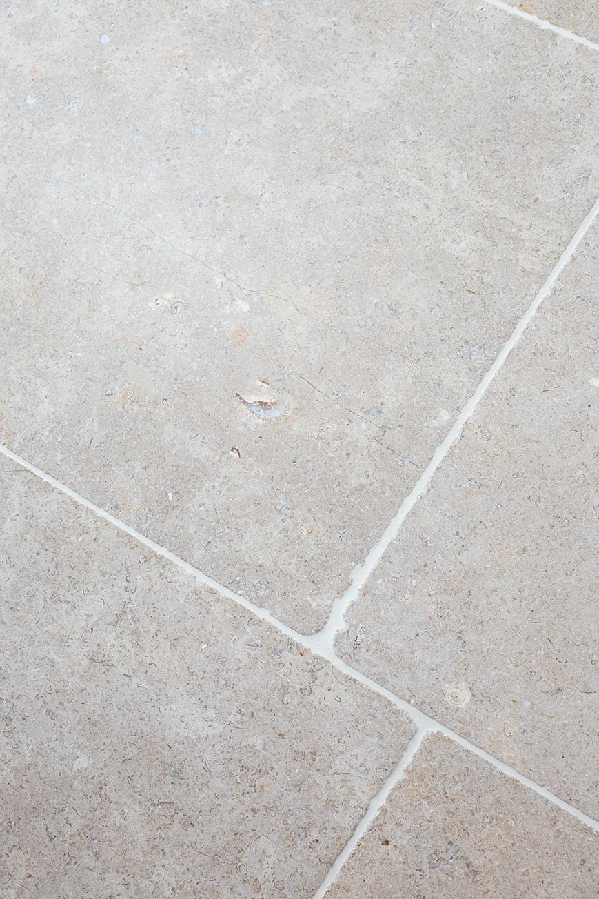 Dijon Tumbled Limestone Tiles - Image 23