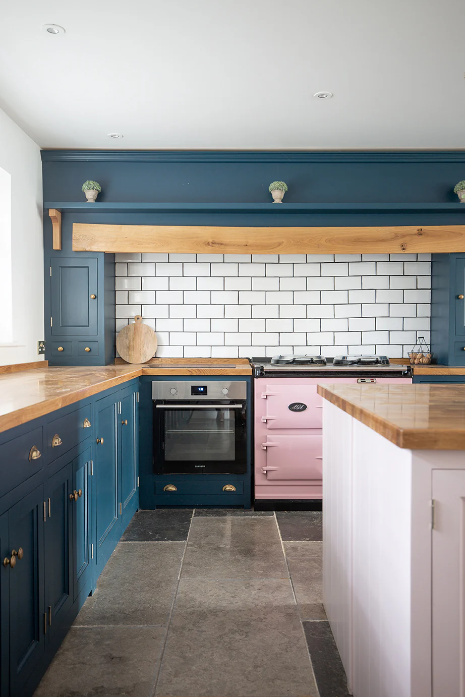 Farrow Blend Tumbled Limestone Tiles - Image 3