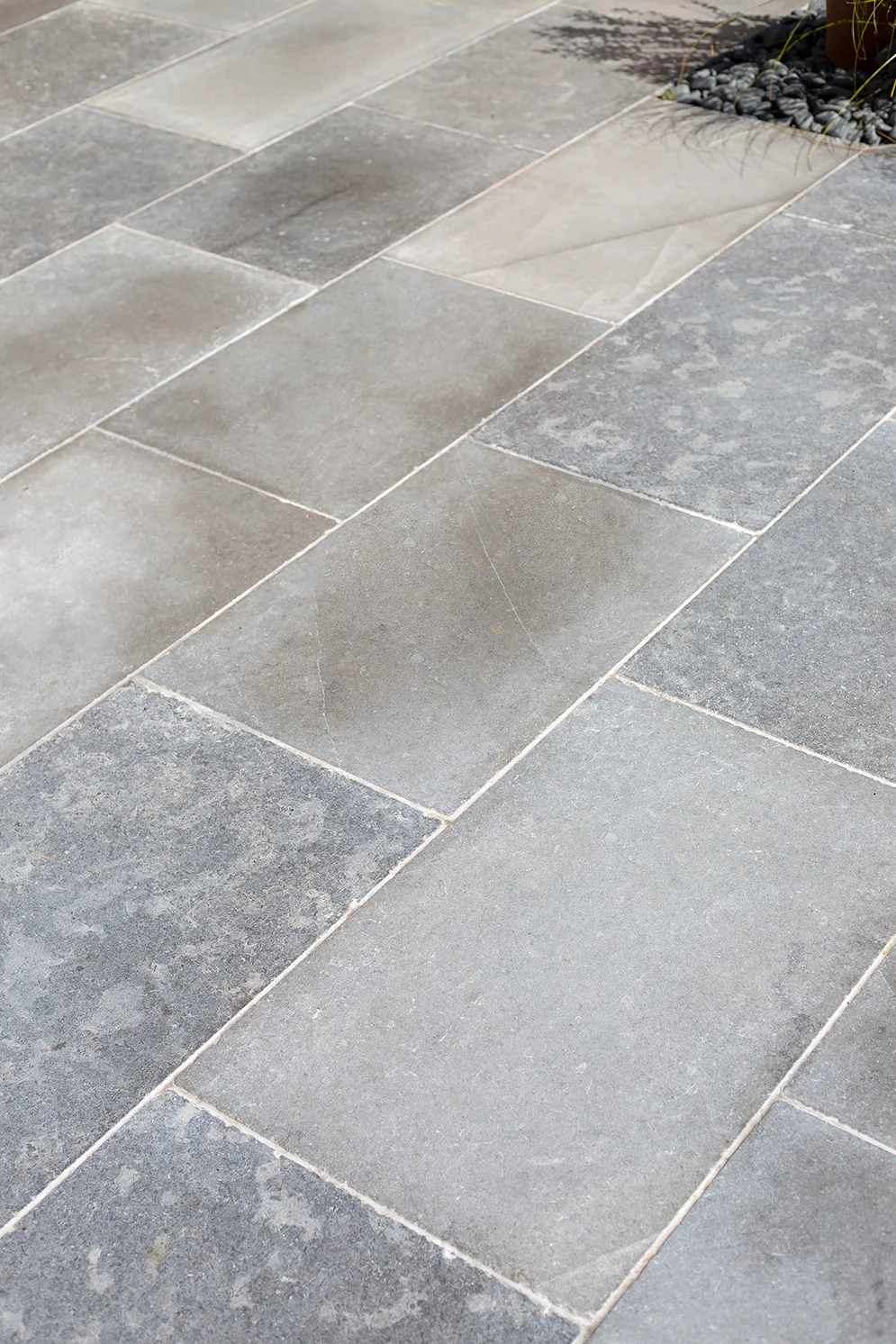 Farrow Grey Tumbled Limestone Pavers - Image 6