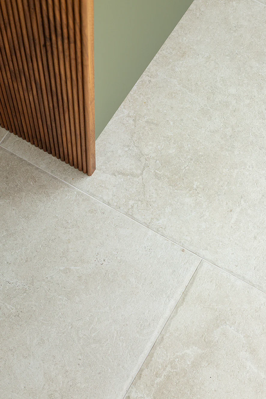 Hambleton Ivory Textured Stone Effect Porcelain - Image 19