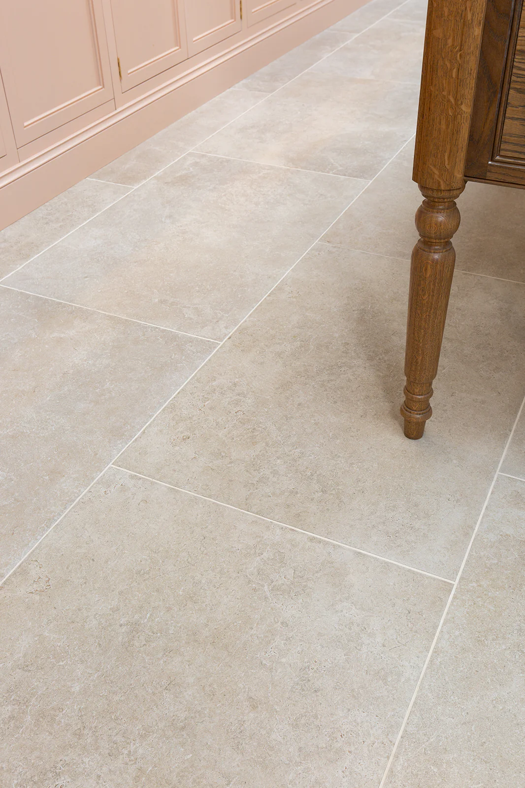 Hambleton Ivory Textured Stone Effect Porcelain - Image 8