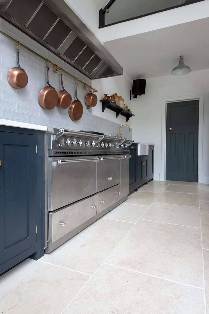 Monte Carlo Tumbled Limestone Tiles - Image 10