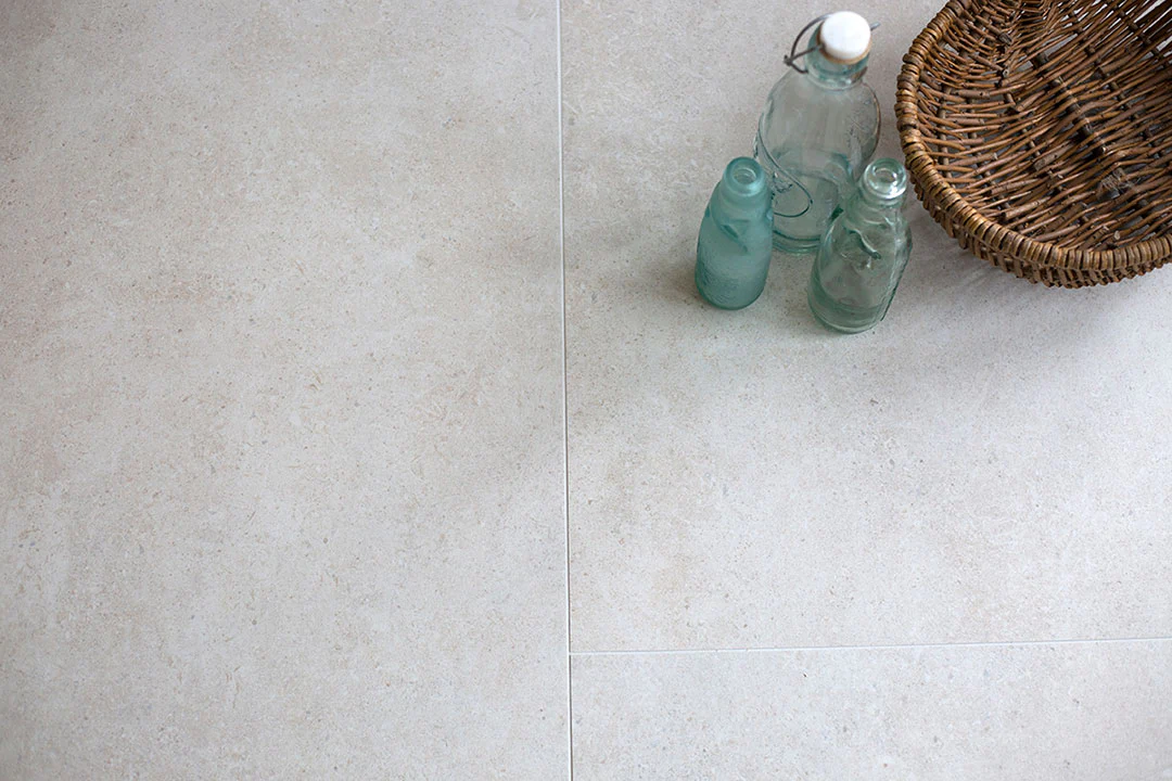Tiverton White Pearl Stone Effect Porcelain Paving - Image 8