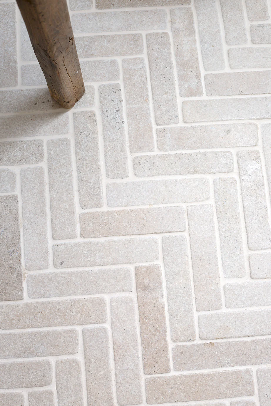 Tuscany Tumbled Herringbone Paving Cobbles - Image 3