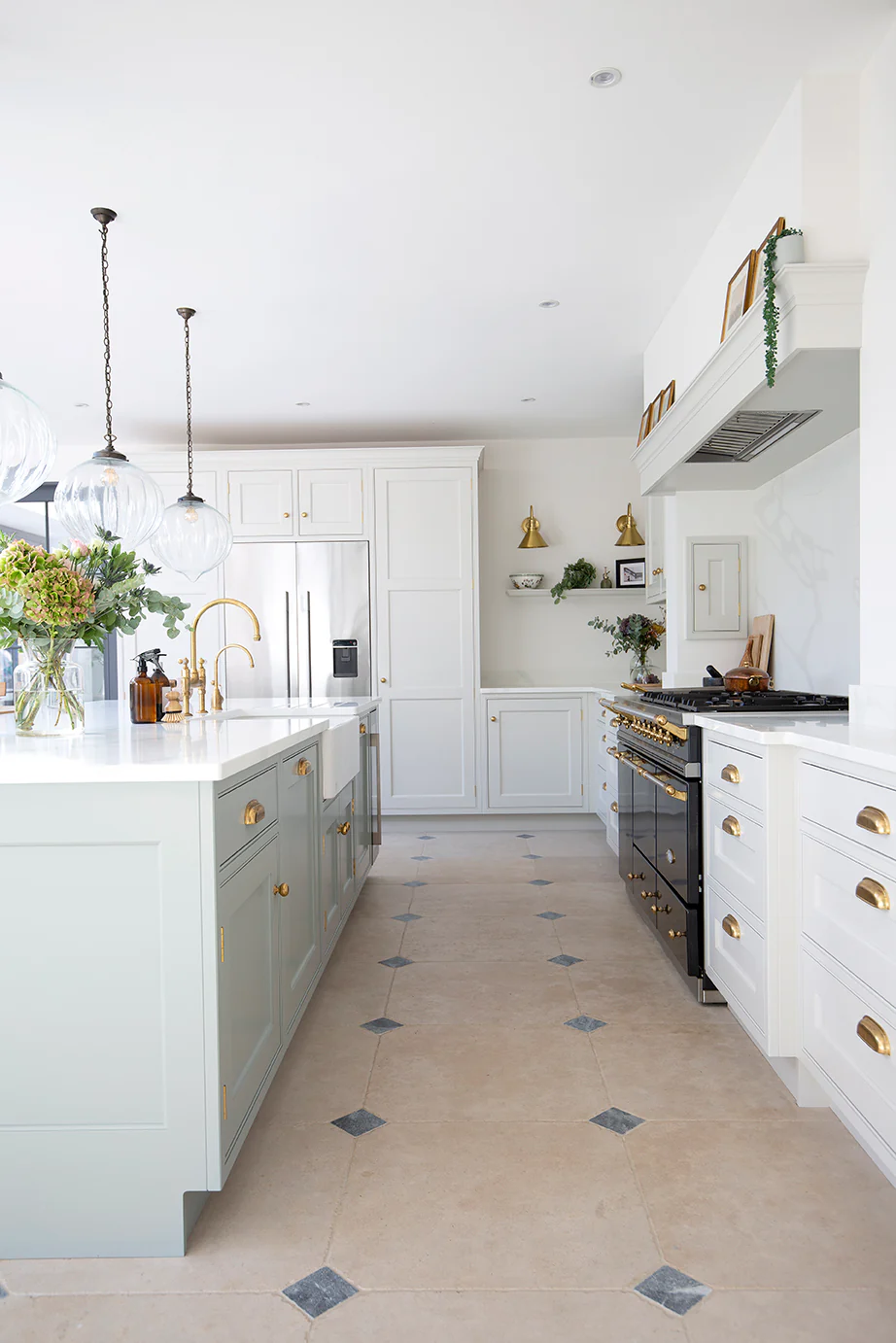 Versailles Manoir Cabochon Limestone Tiles - Image 4