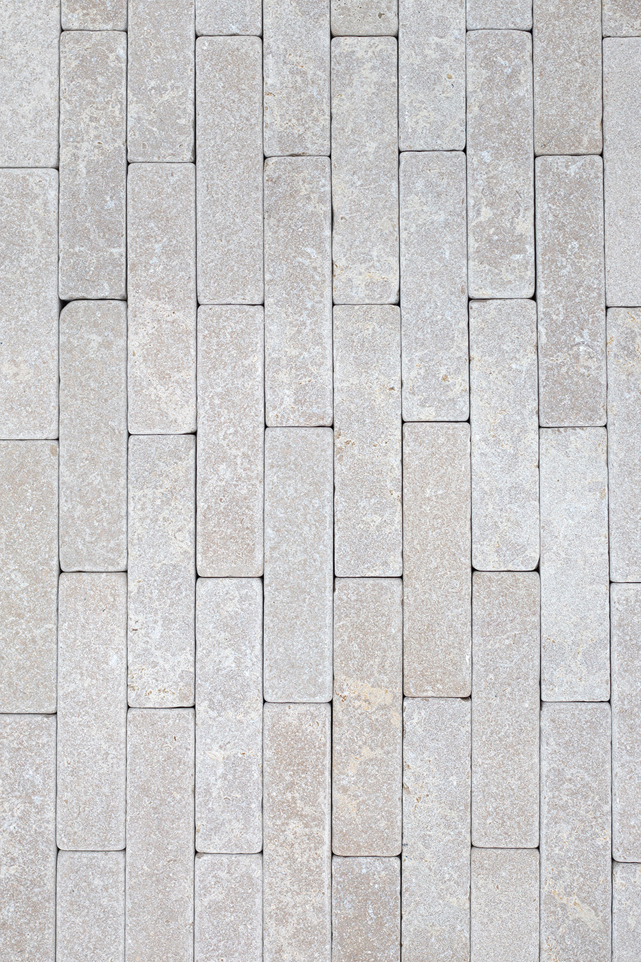 Versailles Softly Aged Herringbone Paving Cobbles - Image 6