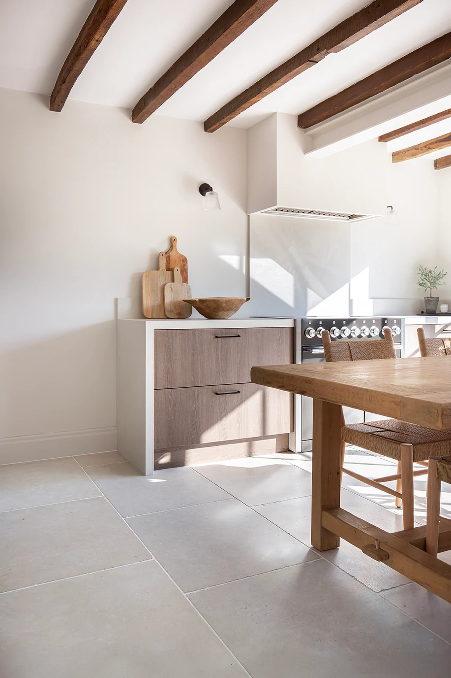 Versailles Softly Aged Limestone Tiles - Image 8