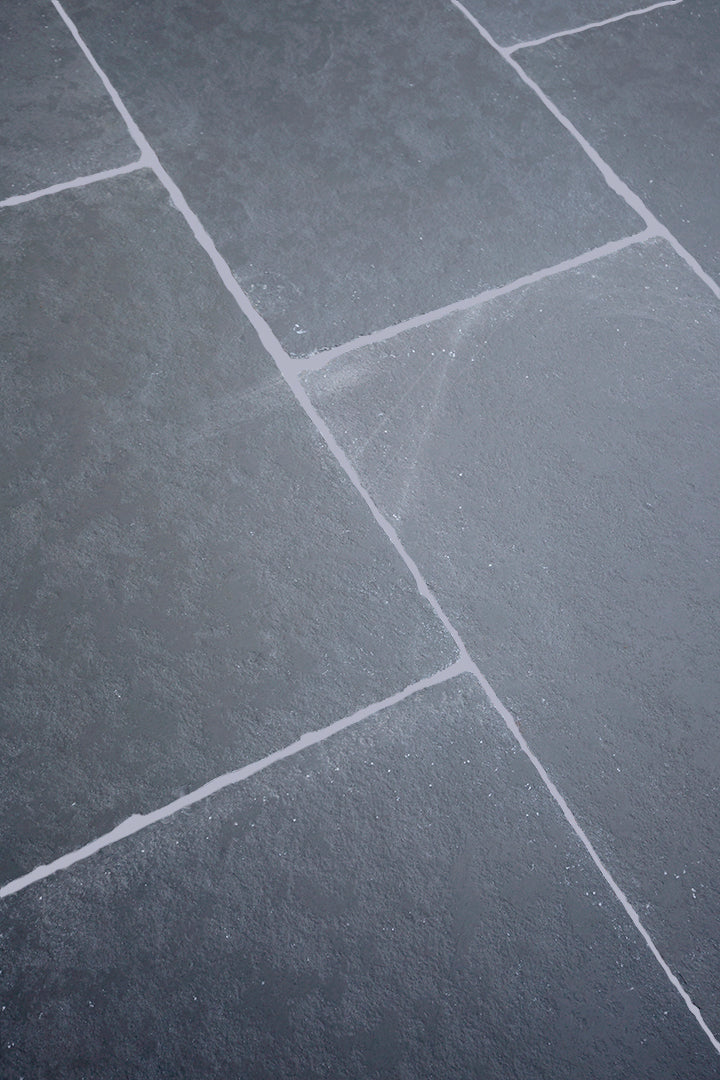 Worn Grey Antiqued Limestone Tiles - Image 8