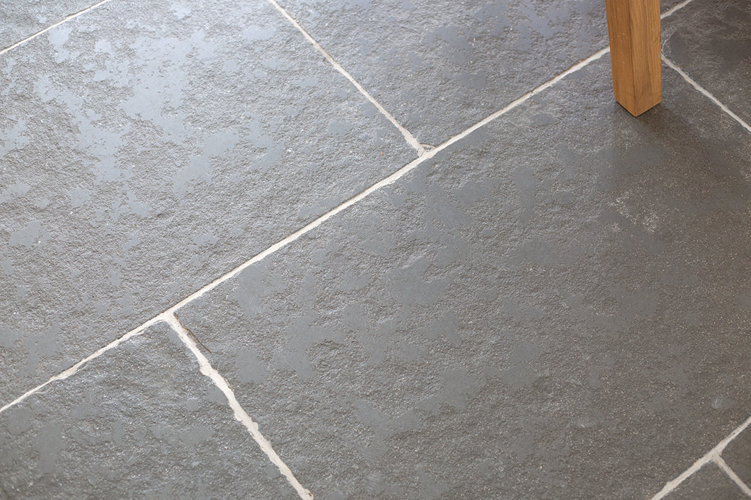 Worn Grey Antiqued Limestone Tiles - Image 9